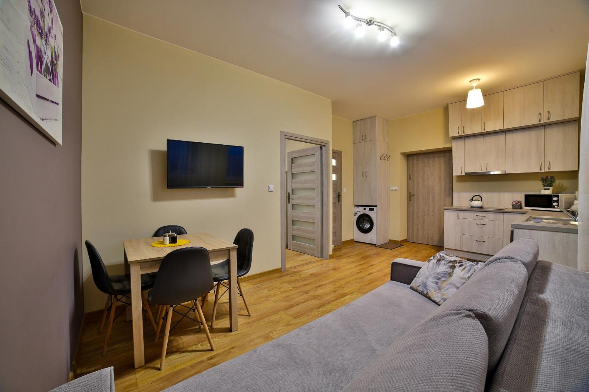 Apartamenty Kombi 新塔尔格 外观 照片